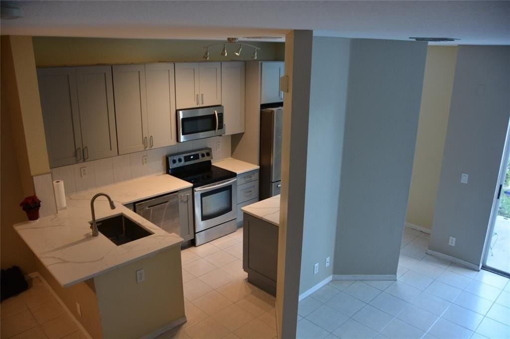 4030 Nw 90th Way - Photo 4 of 15