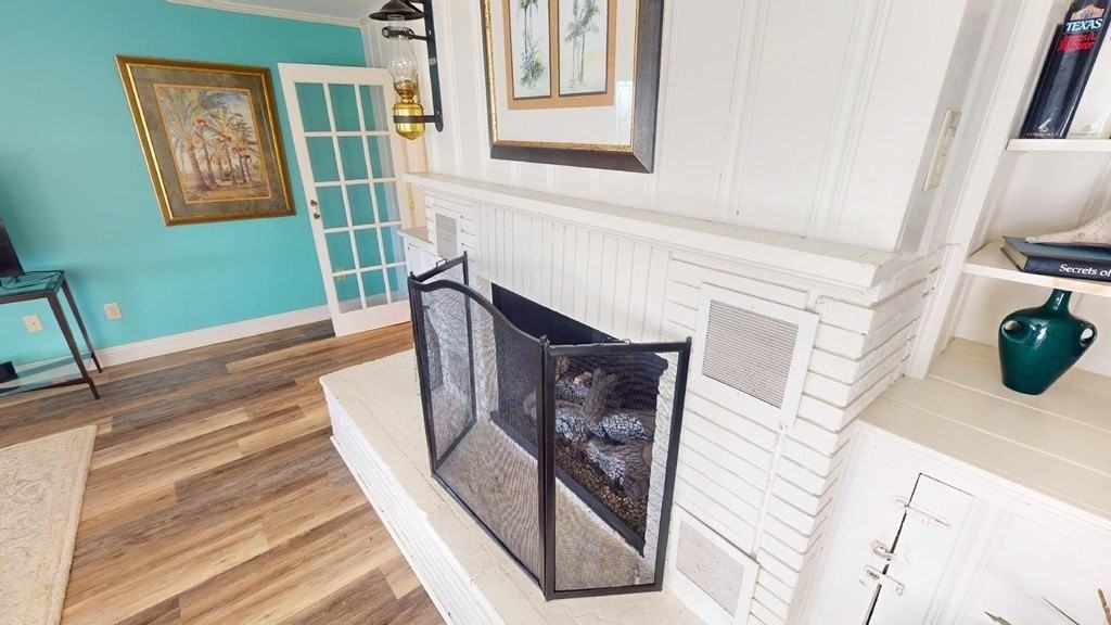 1009 Monument Ave - Photo 6 of 50