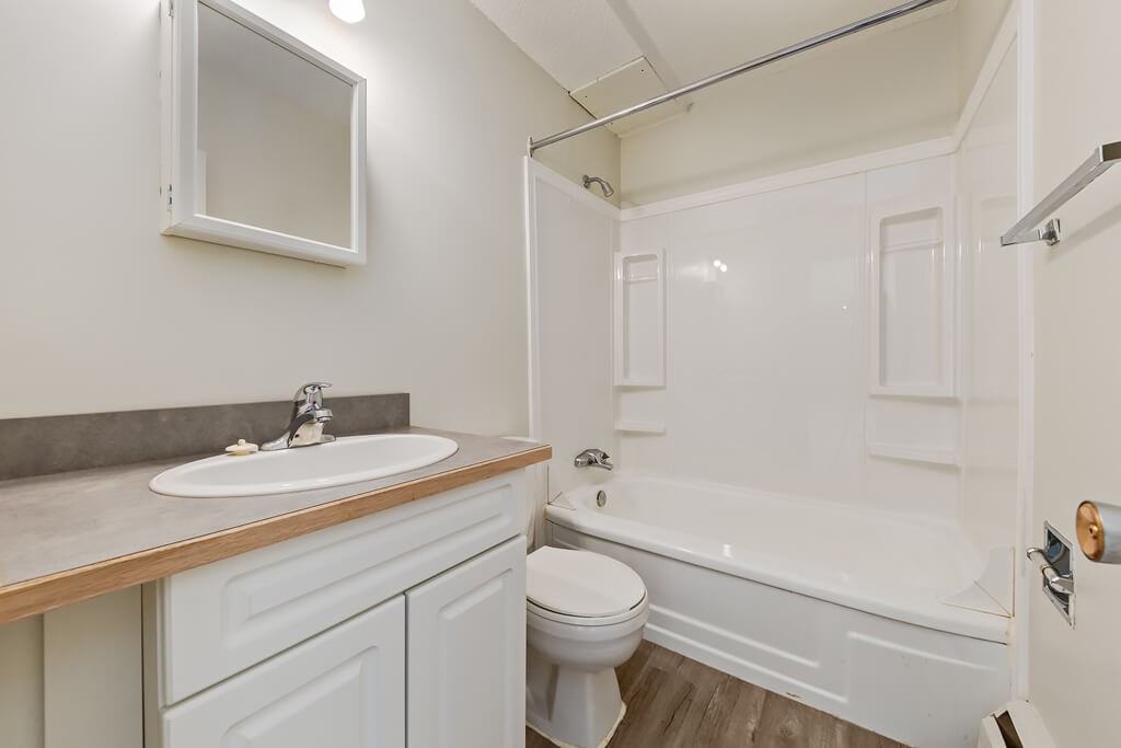 Valleyview Manor - Photo 5 of 17