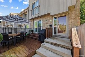 featured image of 704 Oak Brook Ridge Dr