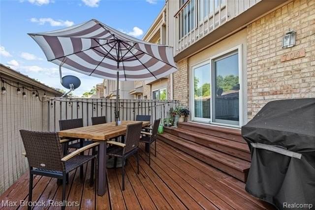 704 Oak Brook Ridge Dr - Photo 2 of 39