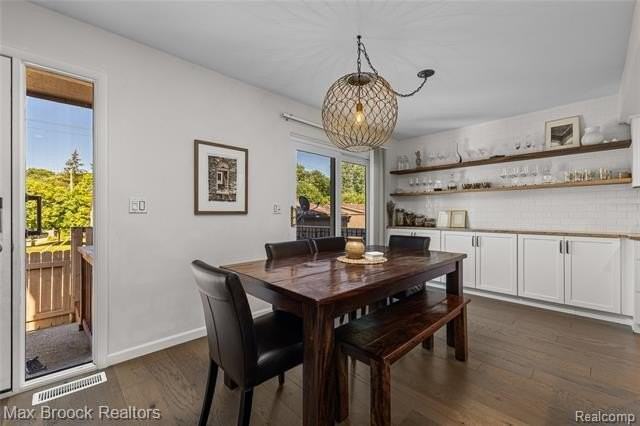 704 Oak Brook Ridge Dr - Photo 7 of 39