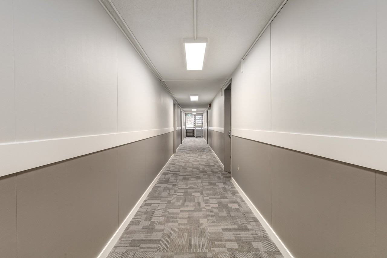 Grenada Arms - Photo 3 of 6