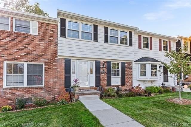 42645 Savoy Ct - Photo 2 of 44