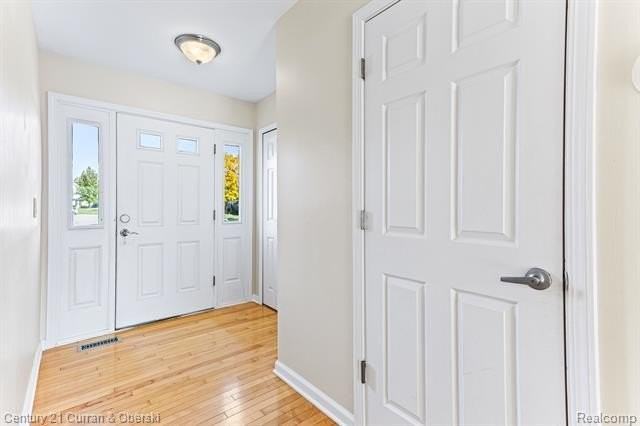 42645 Savoy Ct - Photo 3 of 44