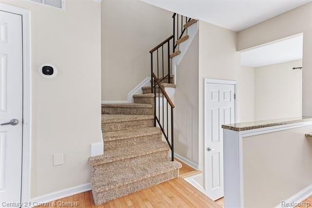 42645 Savoy Ct - Photo 4 of 44