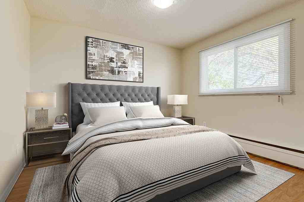 Steven Manor - Photo 2 of 36