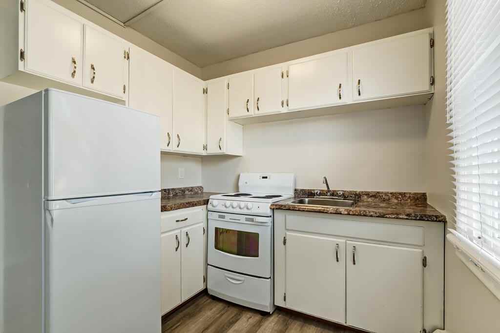 King's Court - Photo 6 of 16