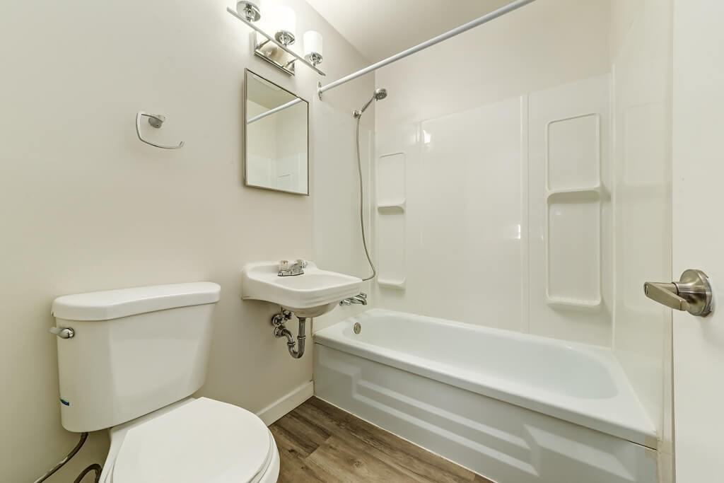 King's Court - Photo 7 of 16