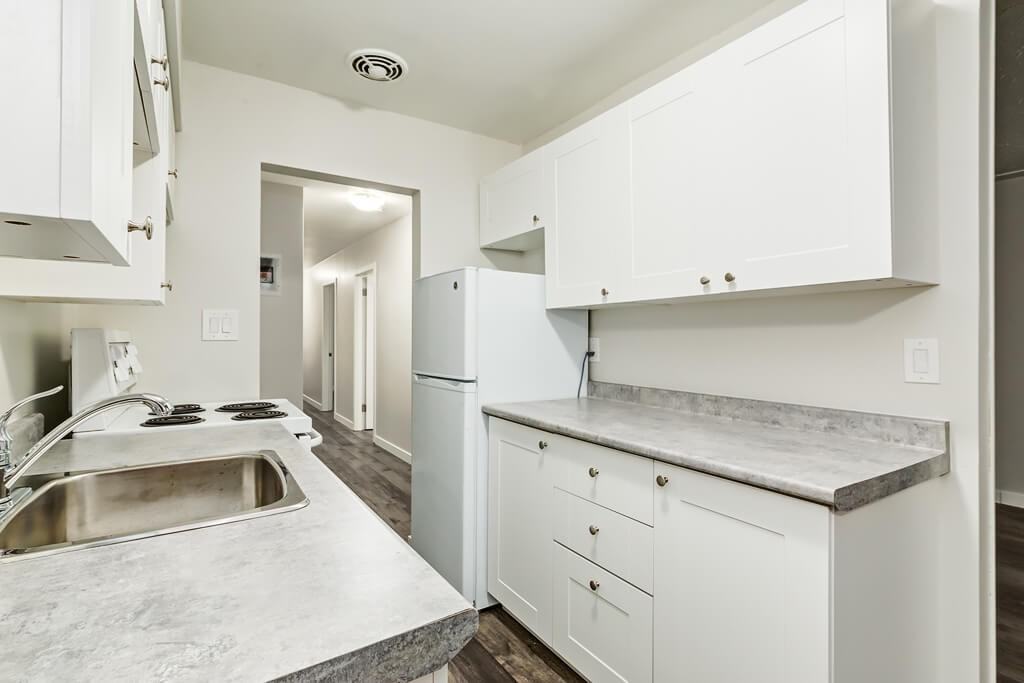 Louise Apartments - Photo 4 of 13