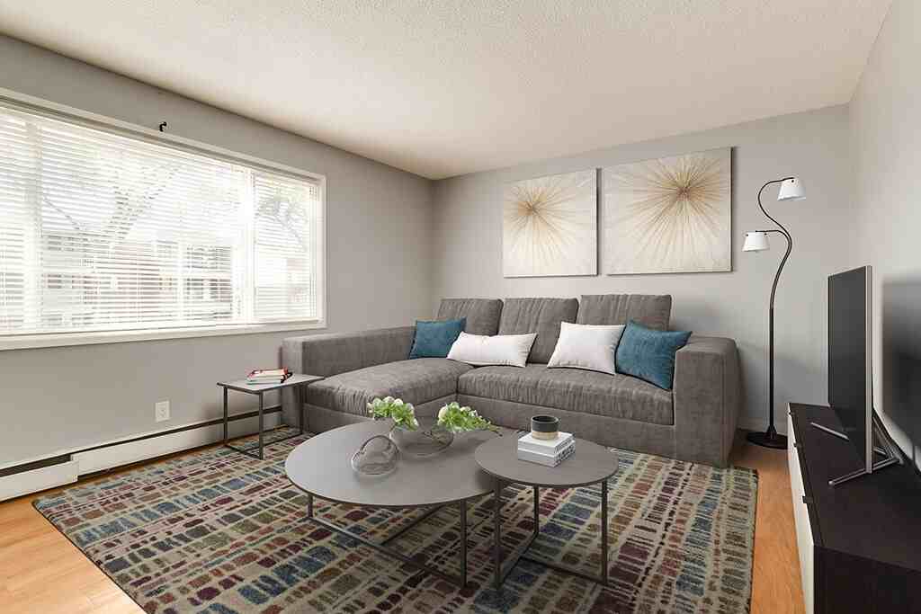 Michael Manor - Photo 4 of 13