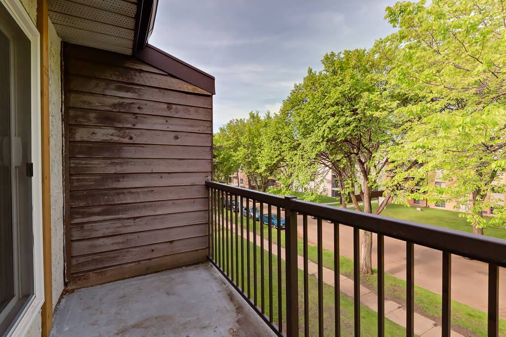 Angela Manor - Photo 7 of 26