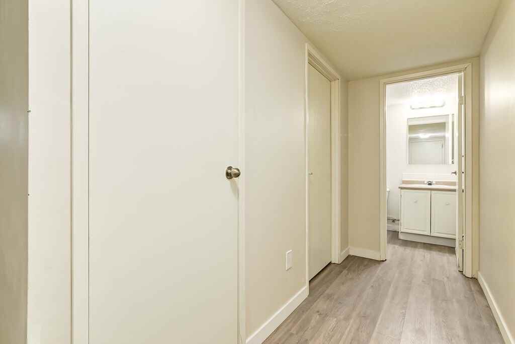 Cliff Manor Apartments - Photo 6 of 13