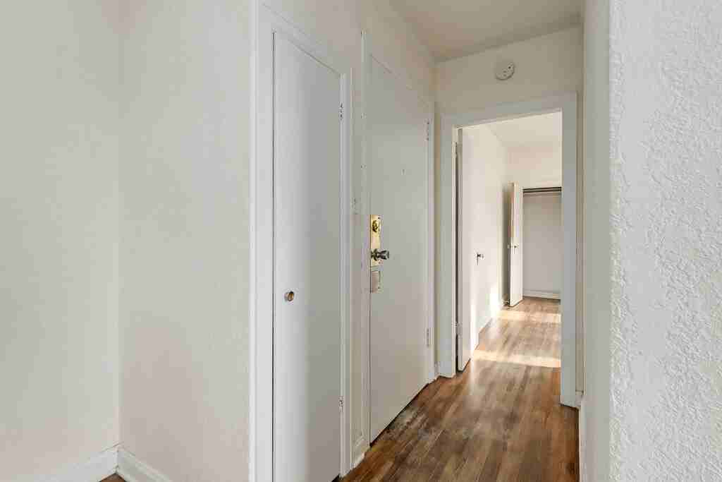 Tudor Manor - Photo 5 of 20