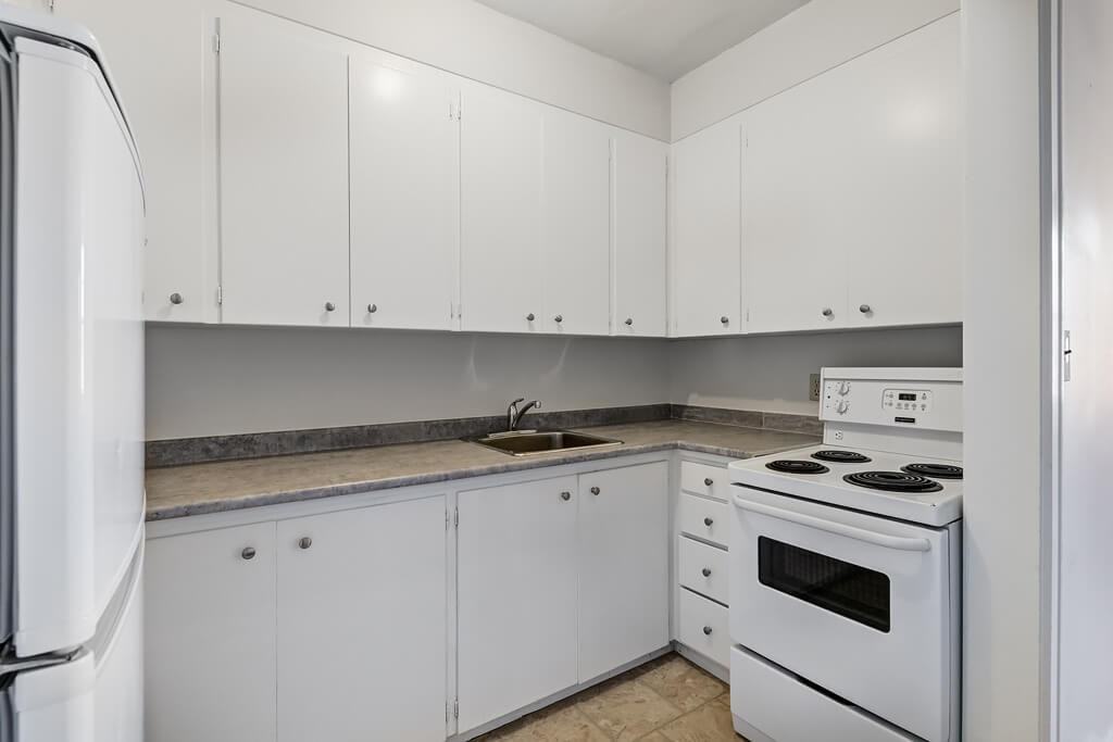 Chateau Apartments - Photo 7 of 22