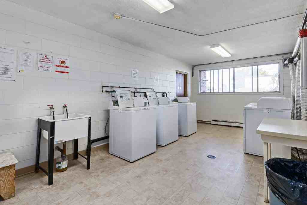 Crestview Manor - Photo 7 of 11