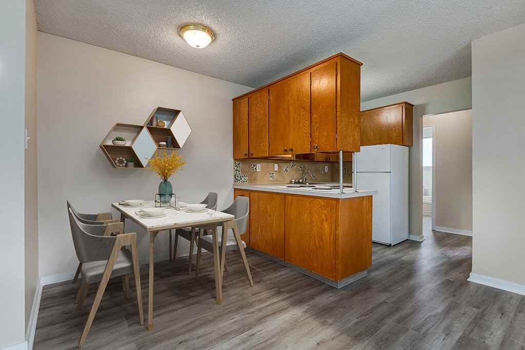 Laney Lodge - Photo 2 of 9