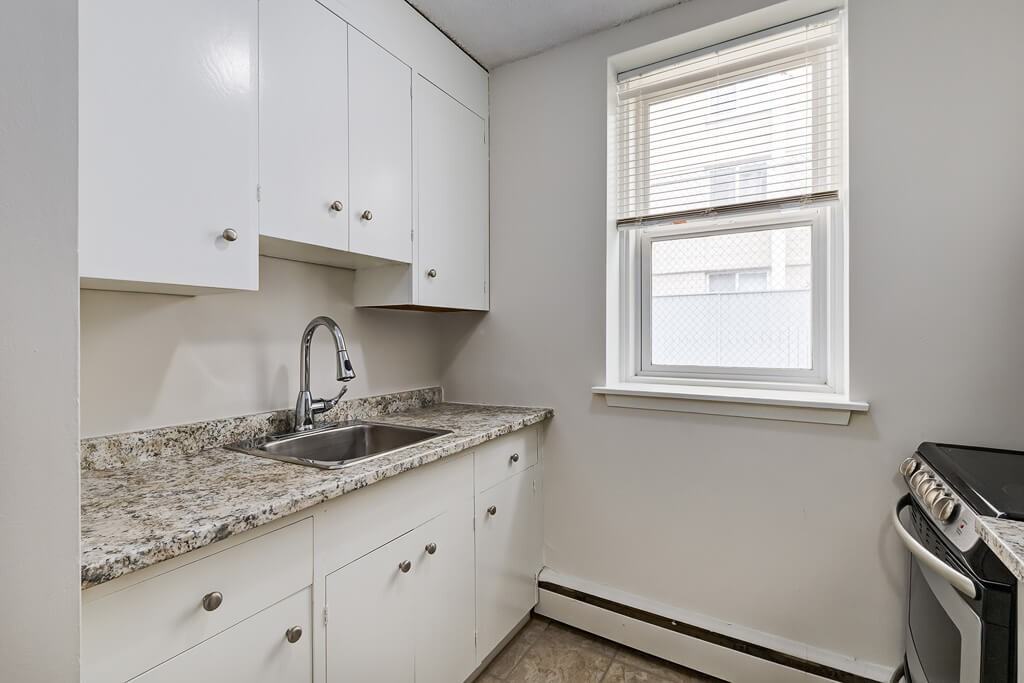 Berkeley Manor - Photo 7 of 12