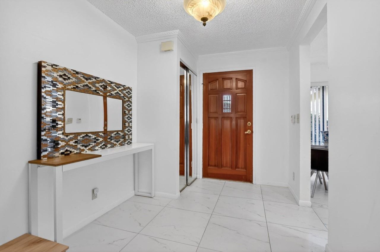 7844 La Mirada Dr - Photo 4 of 45