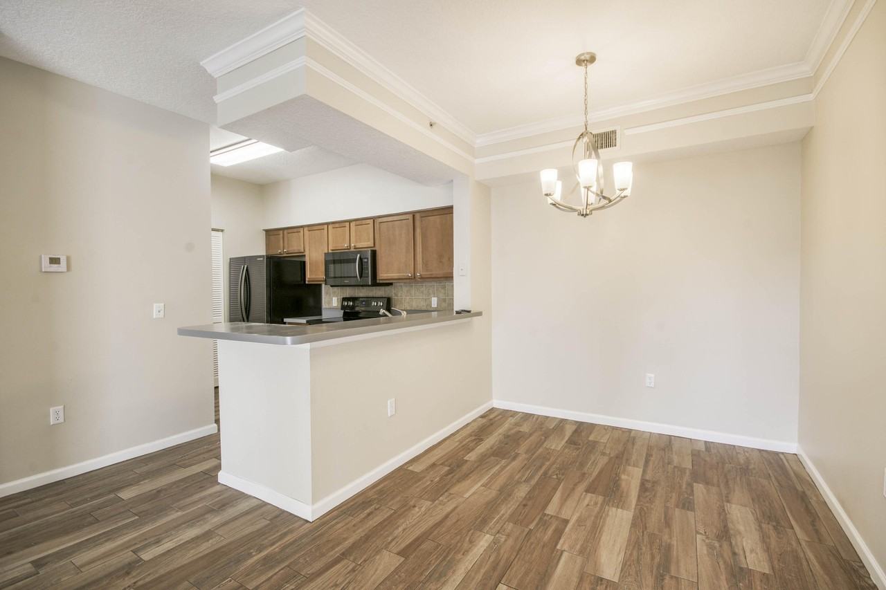 2310 Myrtlewood Cir E - Photo 6 of 26