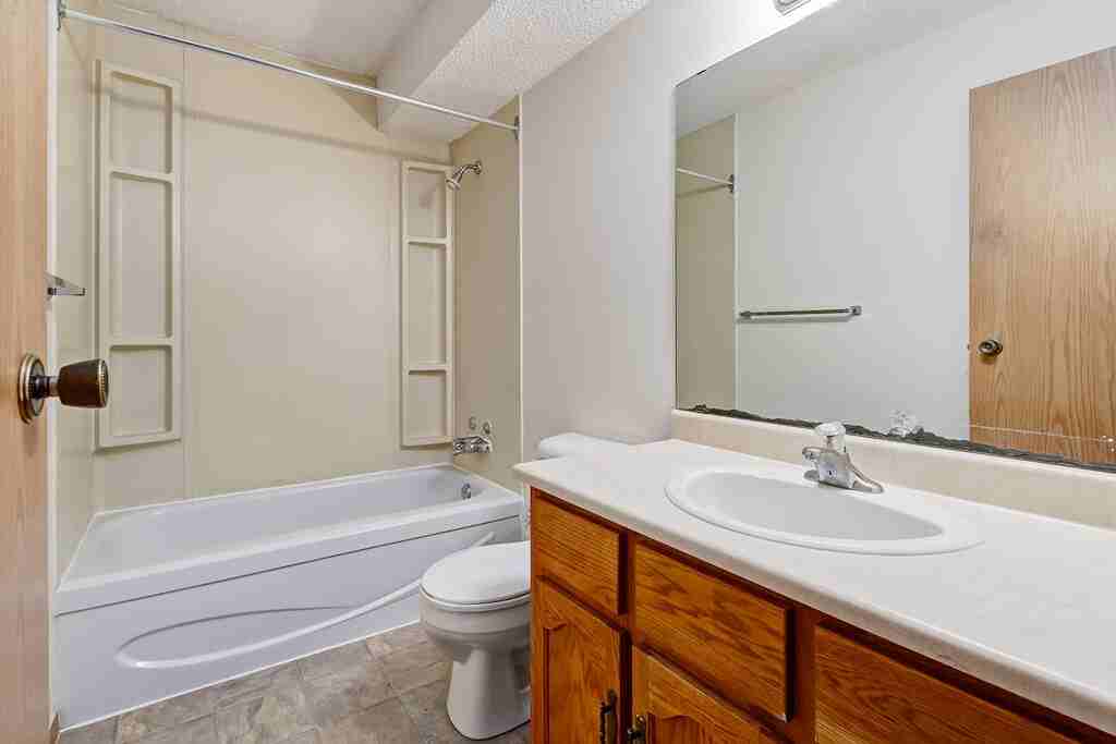 Southwood Place - Photo 6 of 9