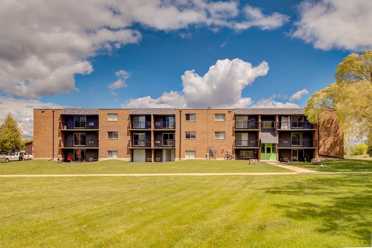 Regal Court - Photo 2 of 22