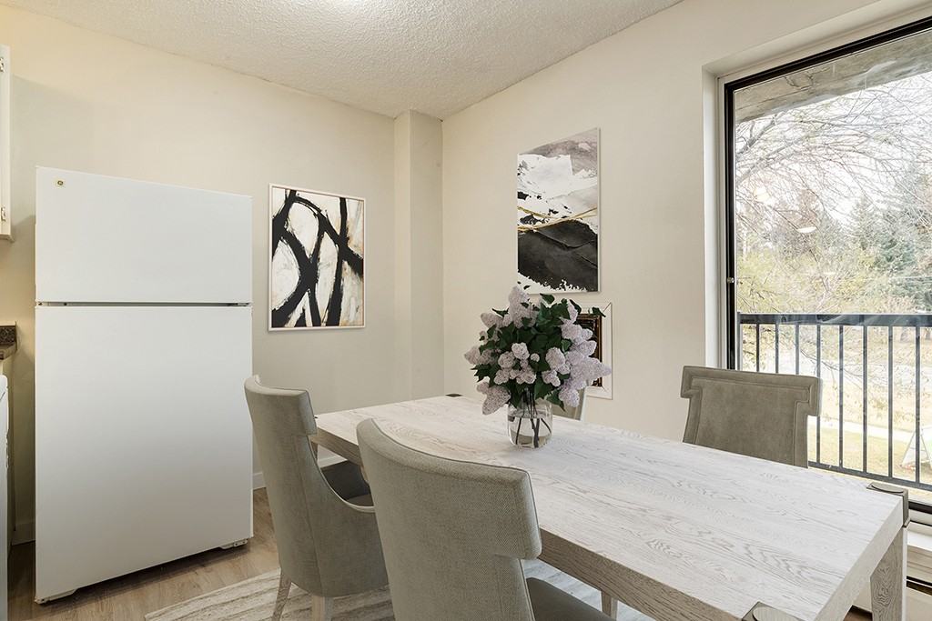 Regal Court - Photo 5 of 22