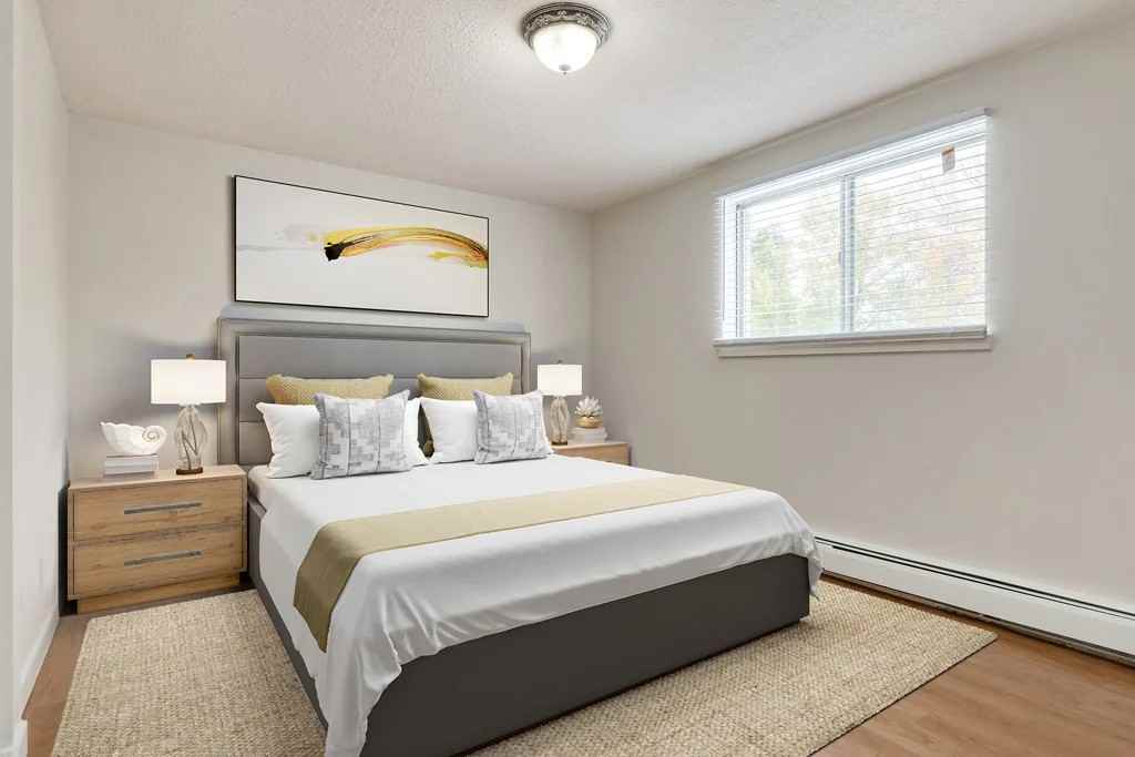 Edwin Manor - Photo 3 of 14