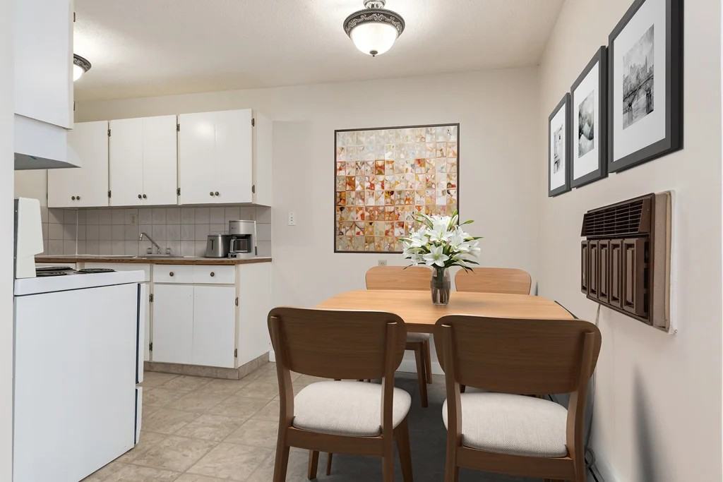 Edwin Manor - Photo 2 of 14