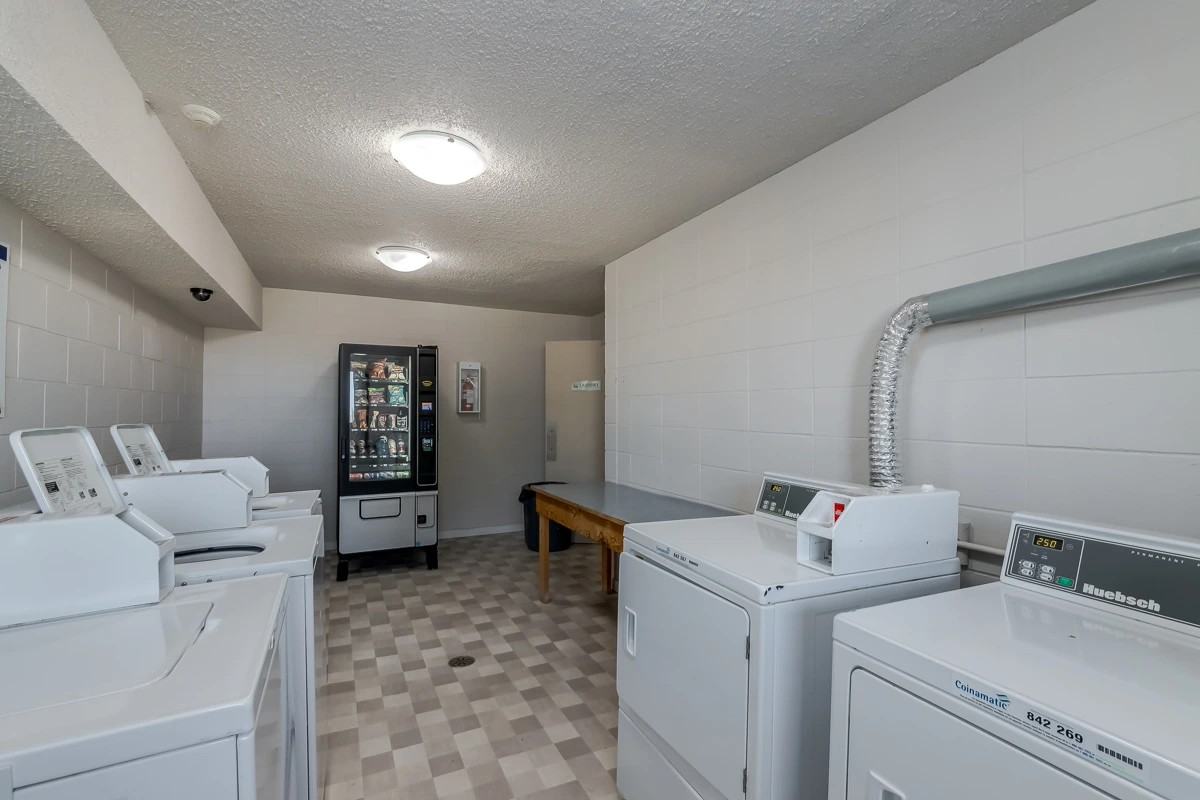 Edwin Manor - Photo 7 of 14