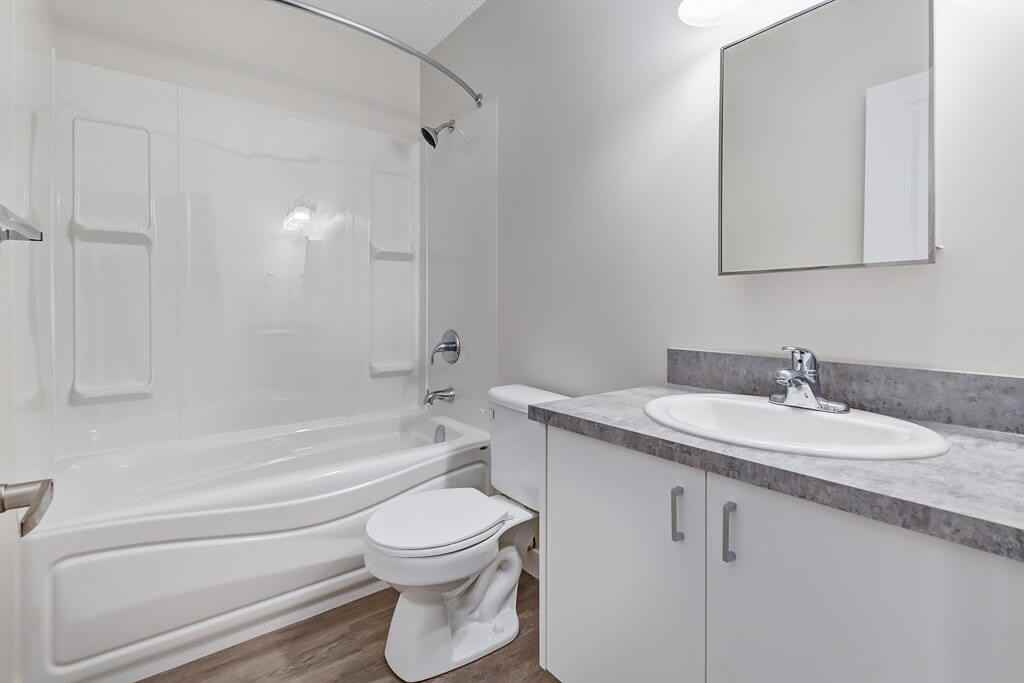 MacKenzie Manor - Photo 6 of 20