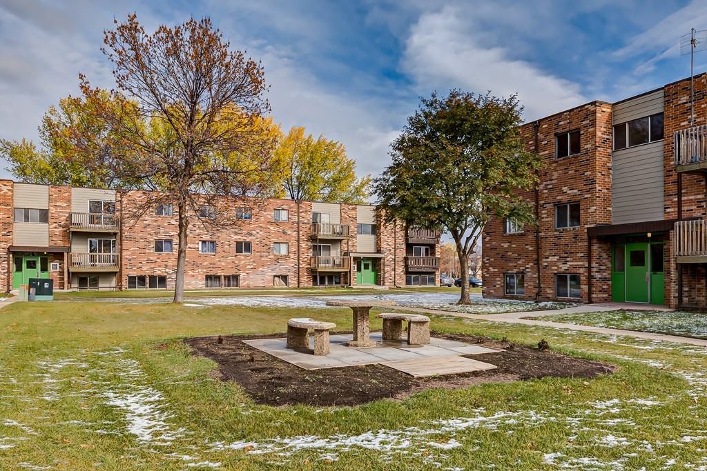 Prince Charles Apartments - Photo 3 of 24