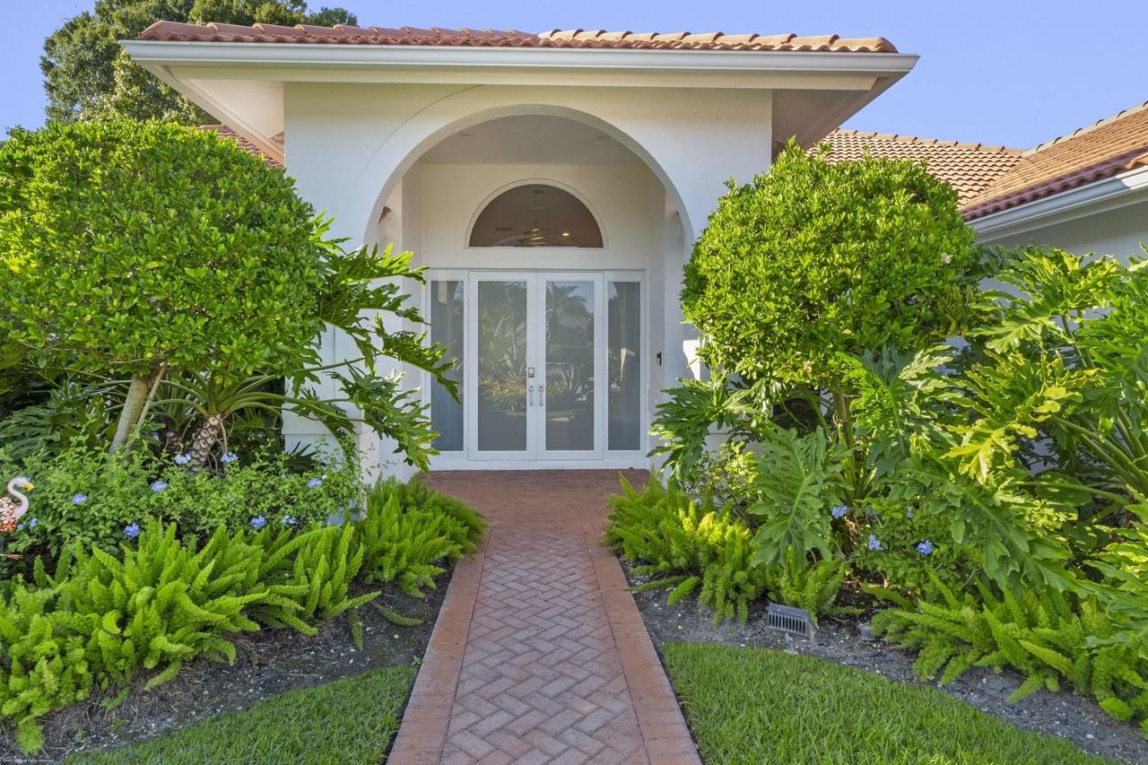 15611 Milan Ct - Photo 3 of 50