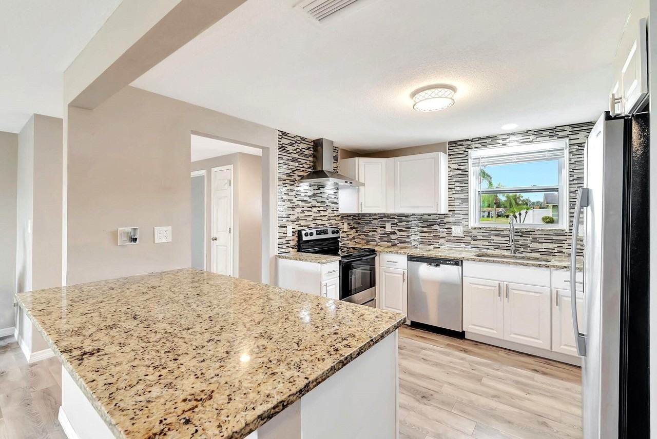 Spare Dr - Photo 3 of 17