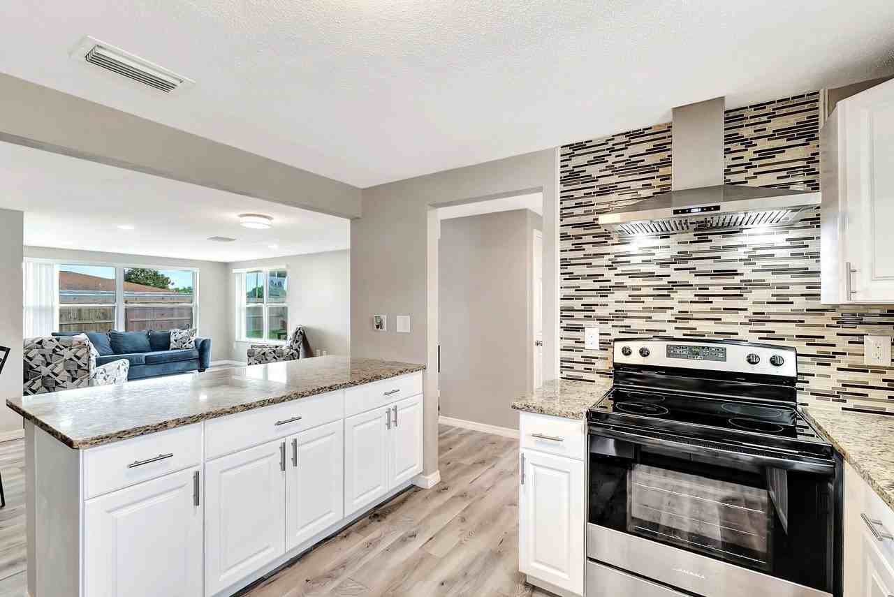 Spare Dr - Photo 4 of 17