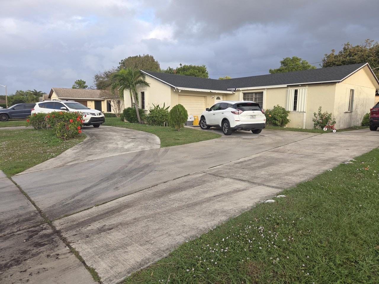 1474 N Mangonia Cir - Photo 3 of 21