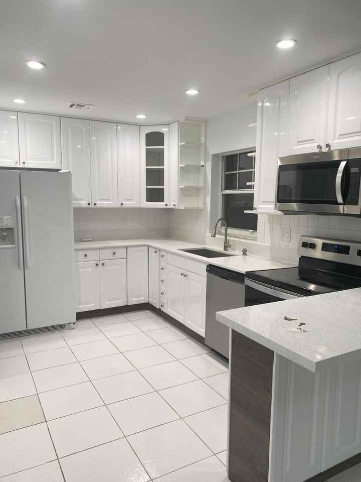 9976 Liberty Rd - Photo 4 of 16