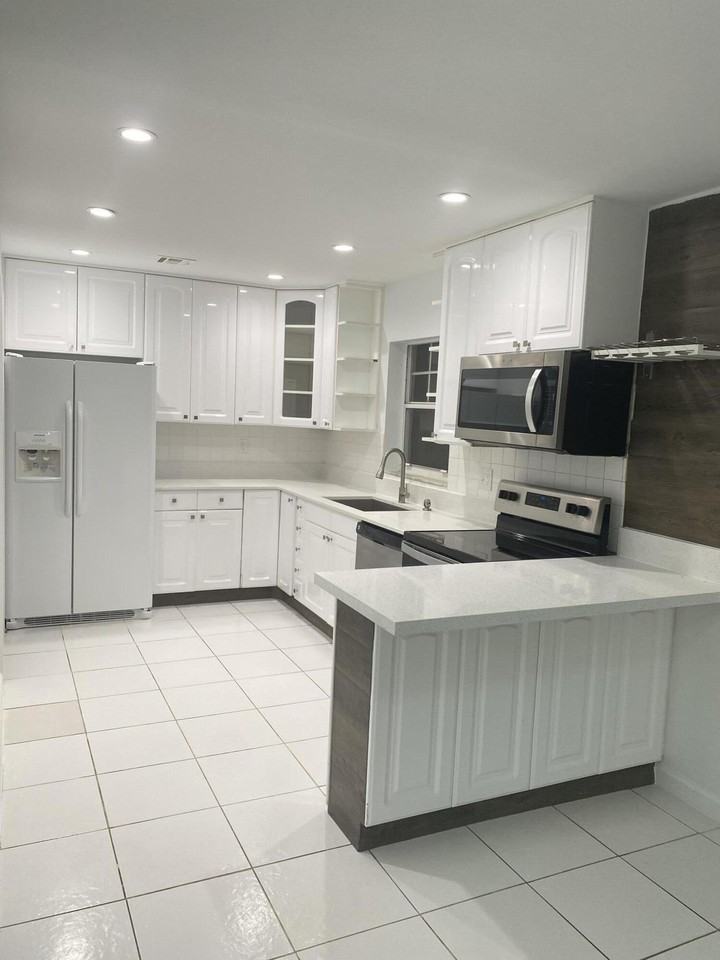 9976 Liberty Rd - Photo 6 of 16