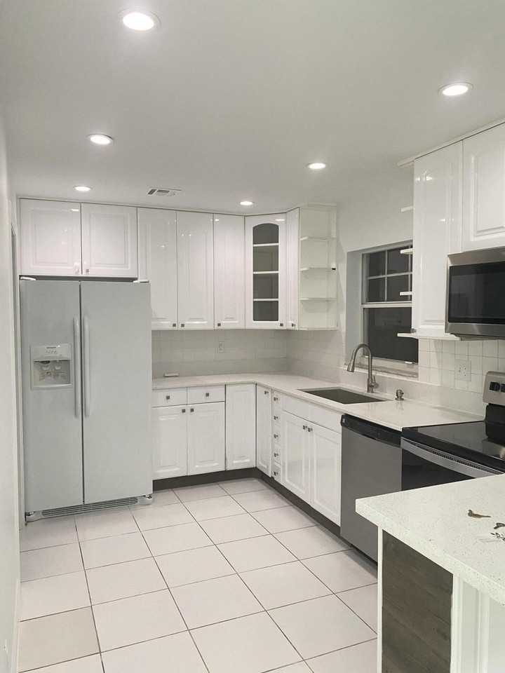 9976 Liberty Rd - Photo 7 of 16