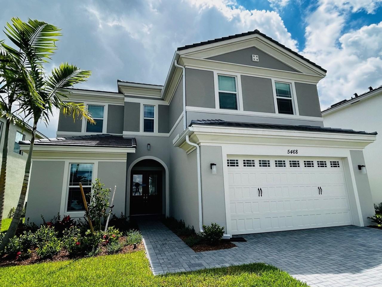 5468 Pecan Dr - Photo 3 of 50