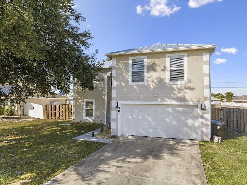 981 Sw Mcelroy Ave - Photo 2 of 45