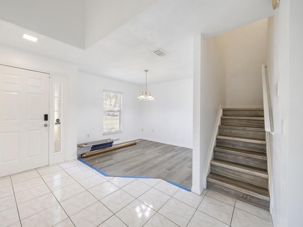 981 Sw Mcelroy Ave - Photo 6 of 45