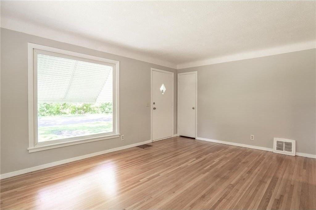 3708 Xenia Ave N - Photo 3 of 20