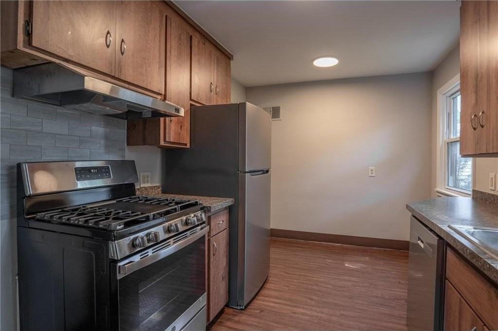 3708 Xenia Ave N - Photo 4 of 20