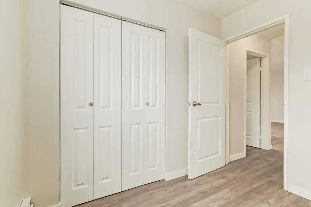 Blue Water Court - Photo 7 of 27