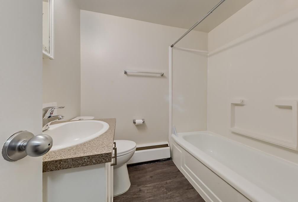 Lincoln House - Photo 6 of 8