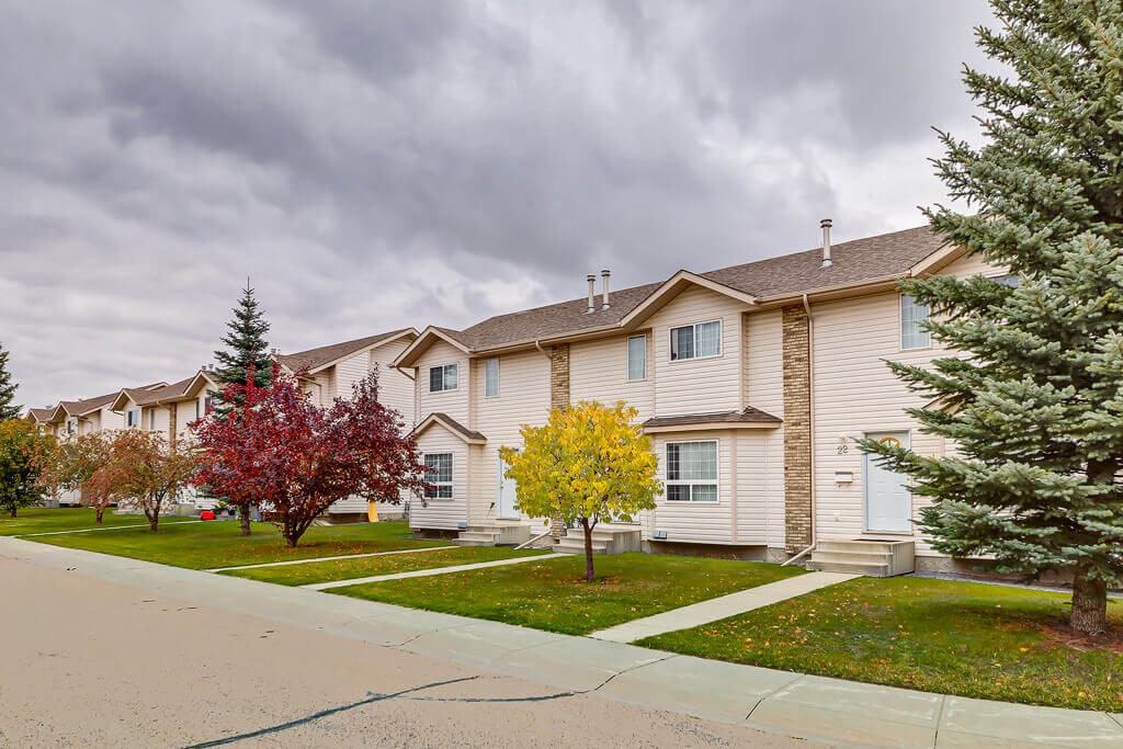 Kyte Crescent Townhomes - Photo 3 of 16