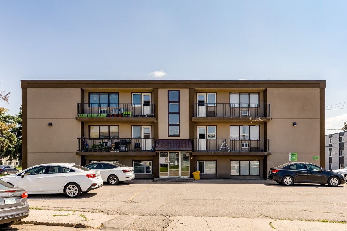 Reed Manor - Photo 3 of 13