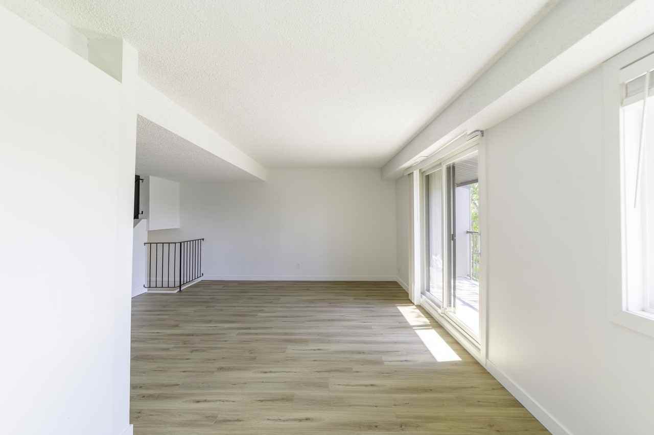 King's Alley - Photo 5 of 40