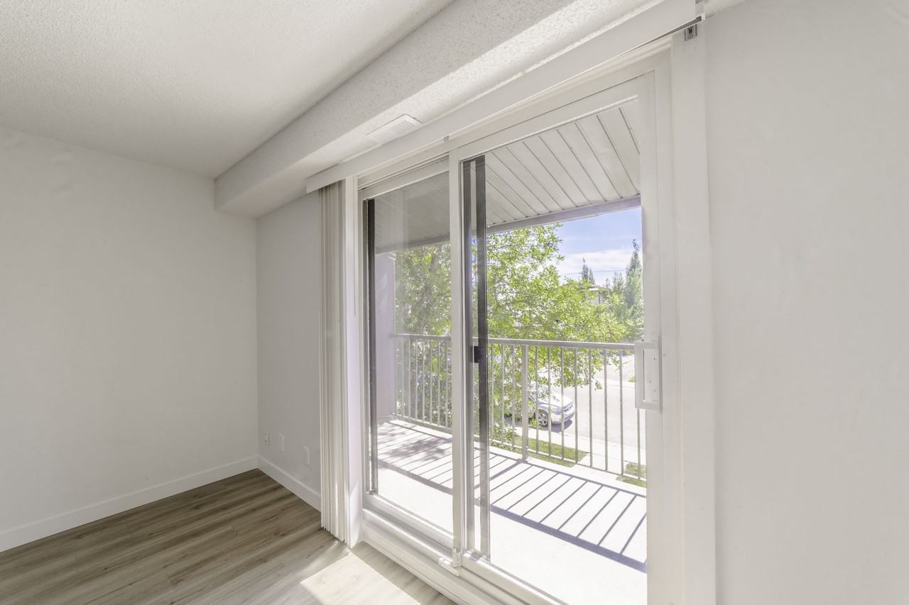 King's Alley - Photo 6 of 40